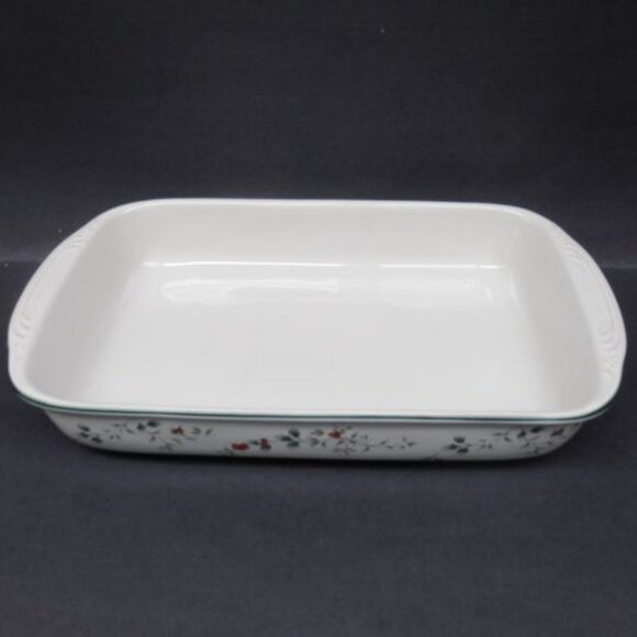 Pfaltzgraff China WINTERBERRY WINTER BERRY 13 3/4 inch Rectangular Bake Dish - Picture 2 of 5